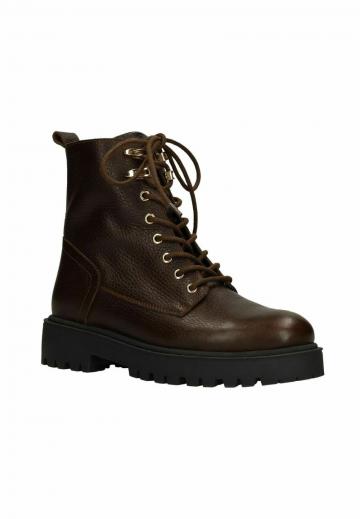 Ботинки на шнуровке