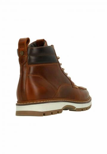 Ботинки на шнуровке