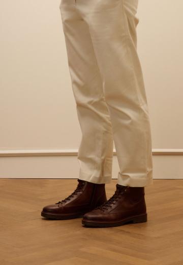 Ботинки на шнуровке