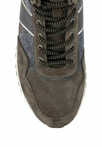 Ботинки на шнуровке