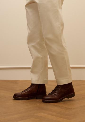 Ботинки на шнуровке