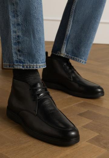 Ботинки на шнуровке