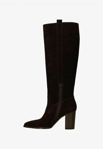 Высокие сапоги