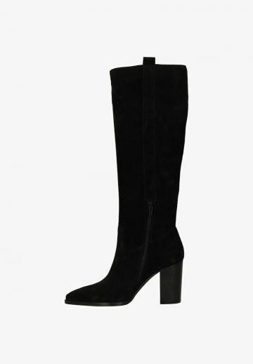 Высокие сапоги