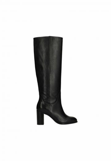 Высокие сапоги