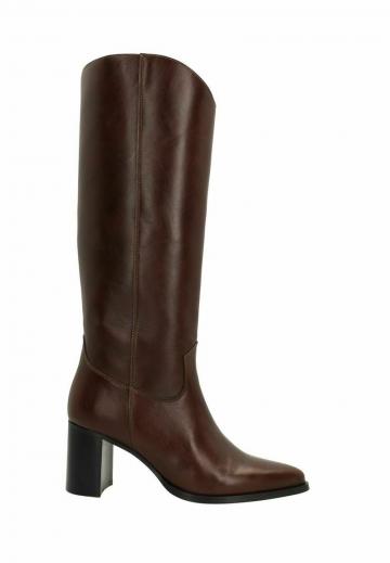 Высокие сапоги