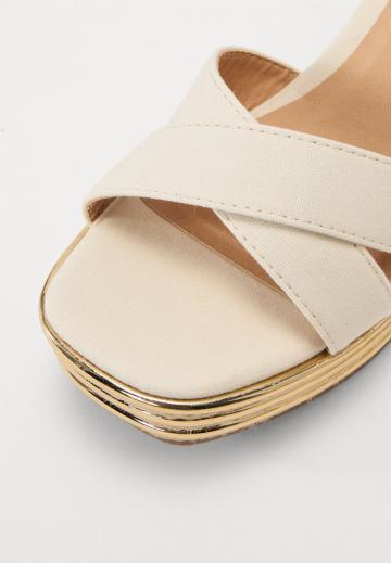 Гандбольные кроссовки