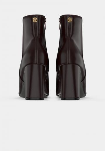 Полусапожки на высоком каблуке