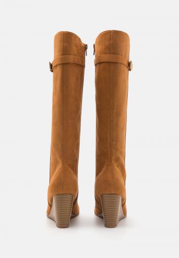 Гандбольные кроссовки