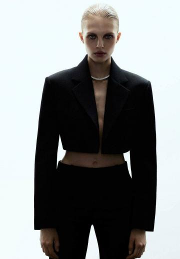 Короткий блейзер