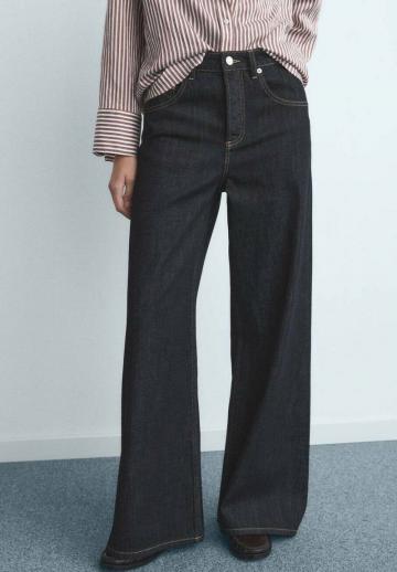 Клешеные джинсы