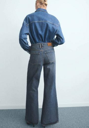 Клешеные джинсы