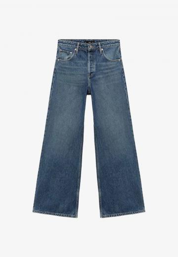 Клешеные джинсы