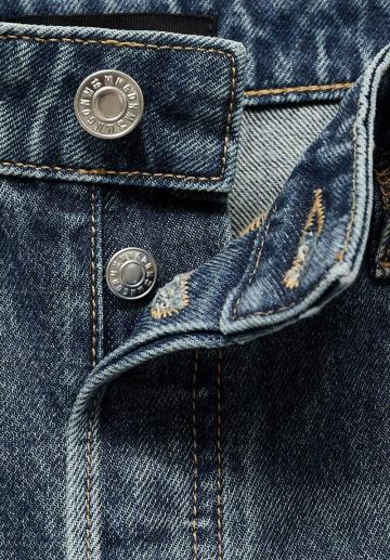 Клешеные джинсы