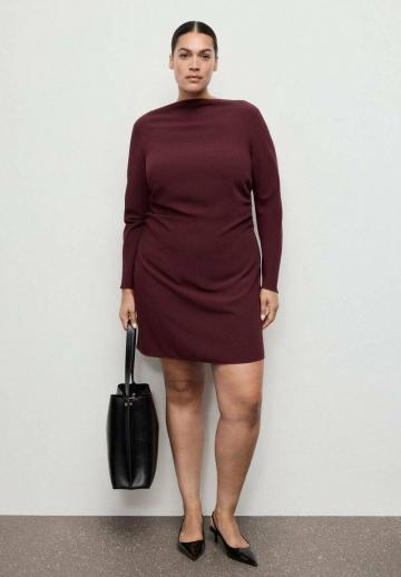 Платье футляр