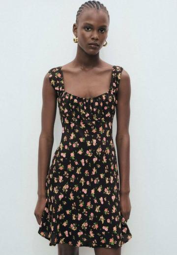 Короткое платье