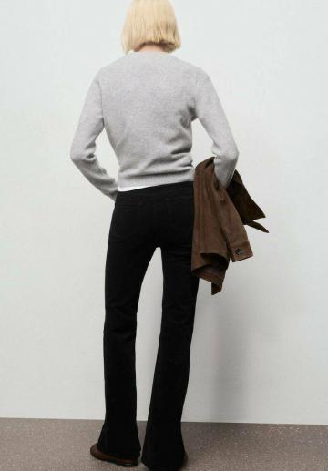 Клешеные брюки