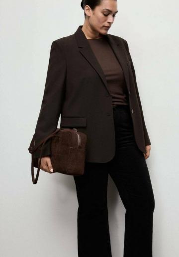 Клешеные брюки