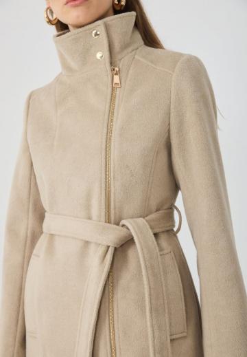 Короткое пальто