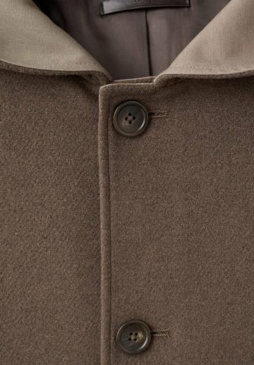 Короткое пальто