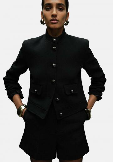 Блейзер с накладными карманами