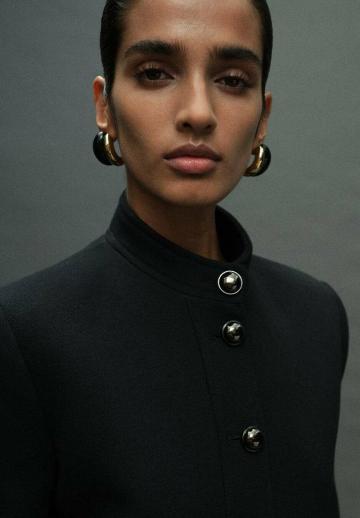 Блейзер с накладными карманами