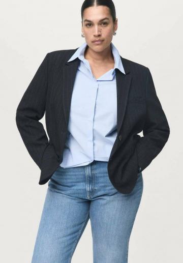 Короткие джинсы