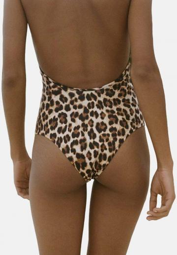 Слитный купальник