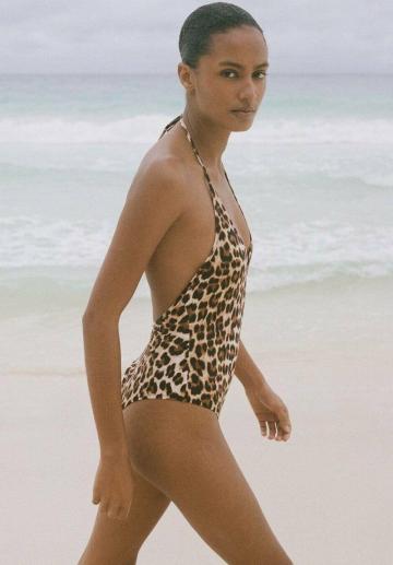 Слитный купальник