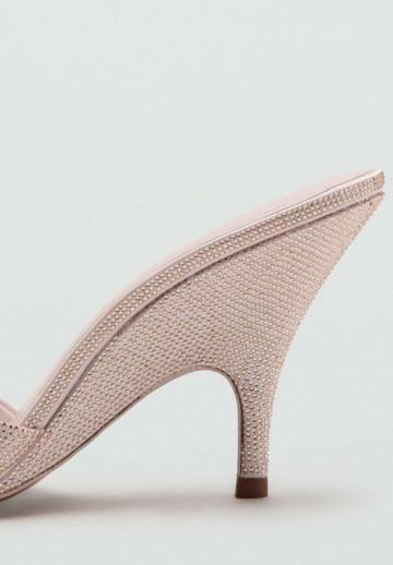 Босоножки на каблуке