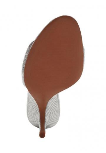 Босоножки на каблуке