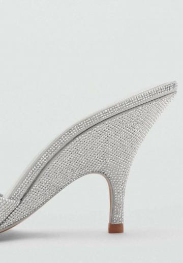 Босоножки на каблуке