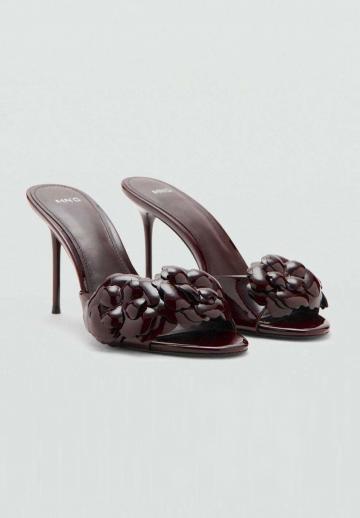 Босоножки на каблуке