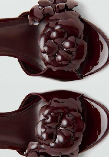 Босоножки на каблуке