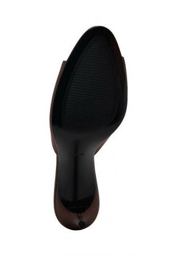 Босоножки на каблуке