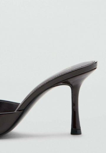 Босоножки на каблуке