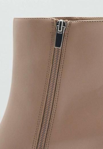 Полусапожки на высоком каблуке