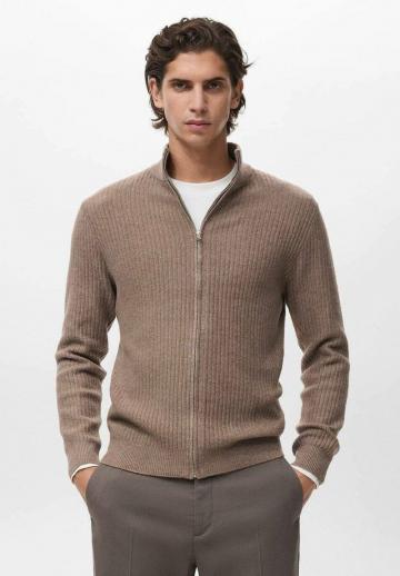 Вязаная кофта