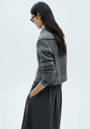 Вязаная кофта