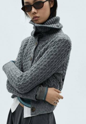 Вязаная кофта