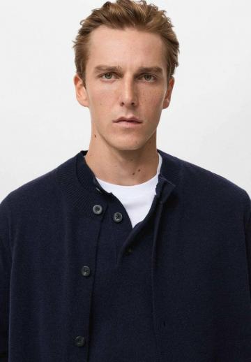 Вязаная кофта