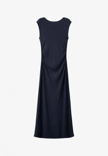 Вязаное платье