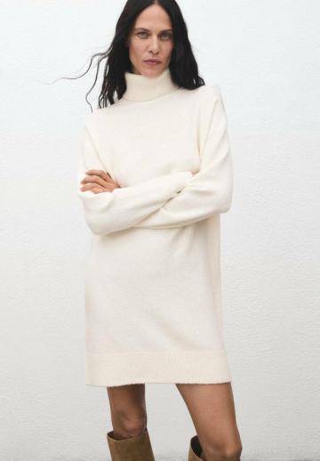 Вязаное платье