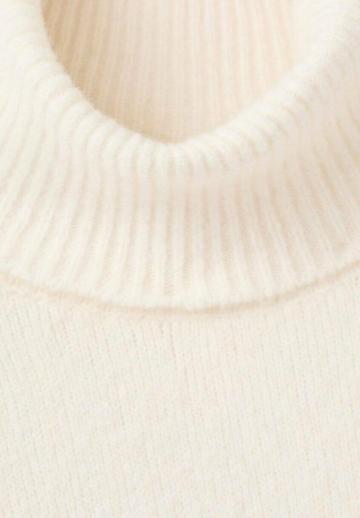 Вязаное платье