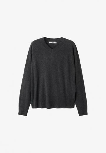 Пуловер с вырезом V