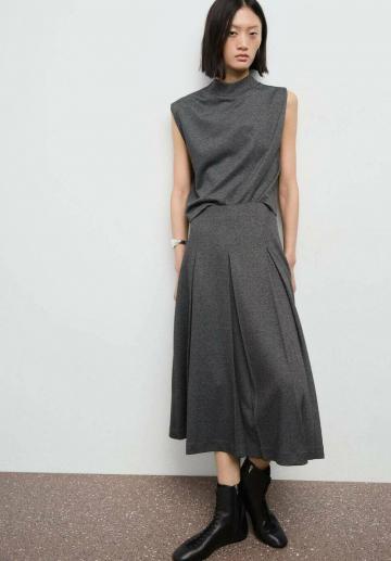 Пуловер без рукавов