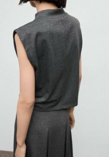 Пуловер без рукавов