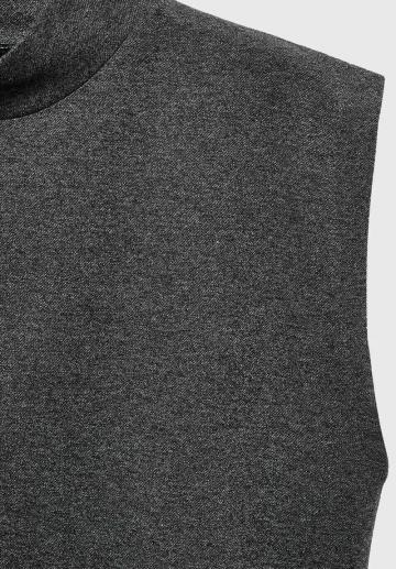 Пуловер без рукавов