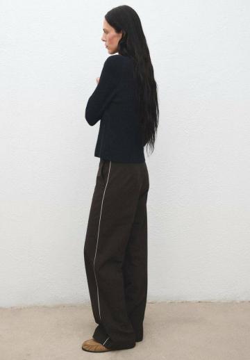 Пуловер с воротником поло