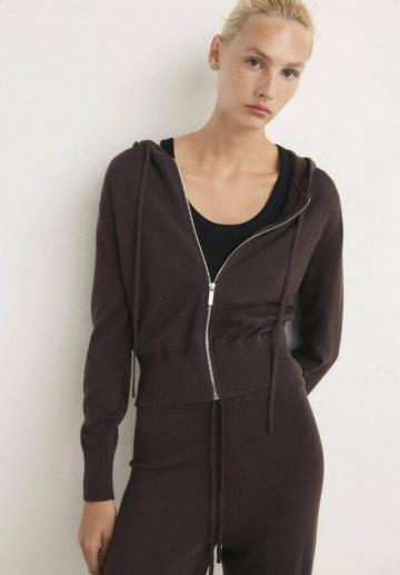 Вязаная кофта